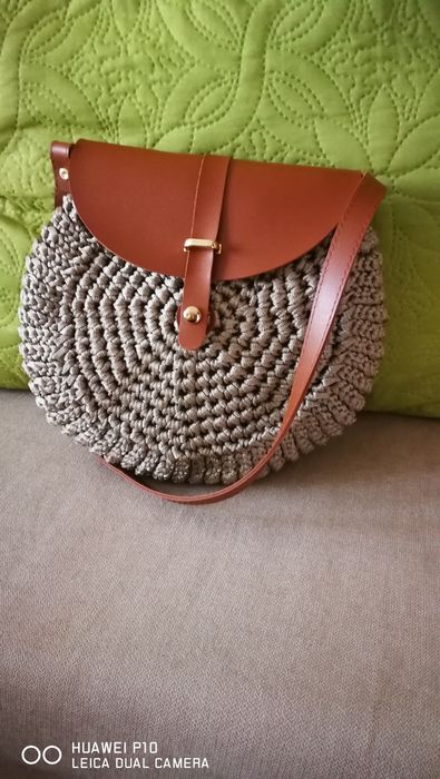 Плетена дамска чанта на една кука