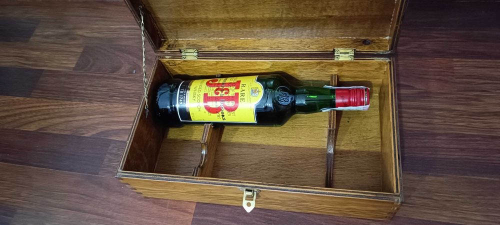 Дървена кутия за вино