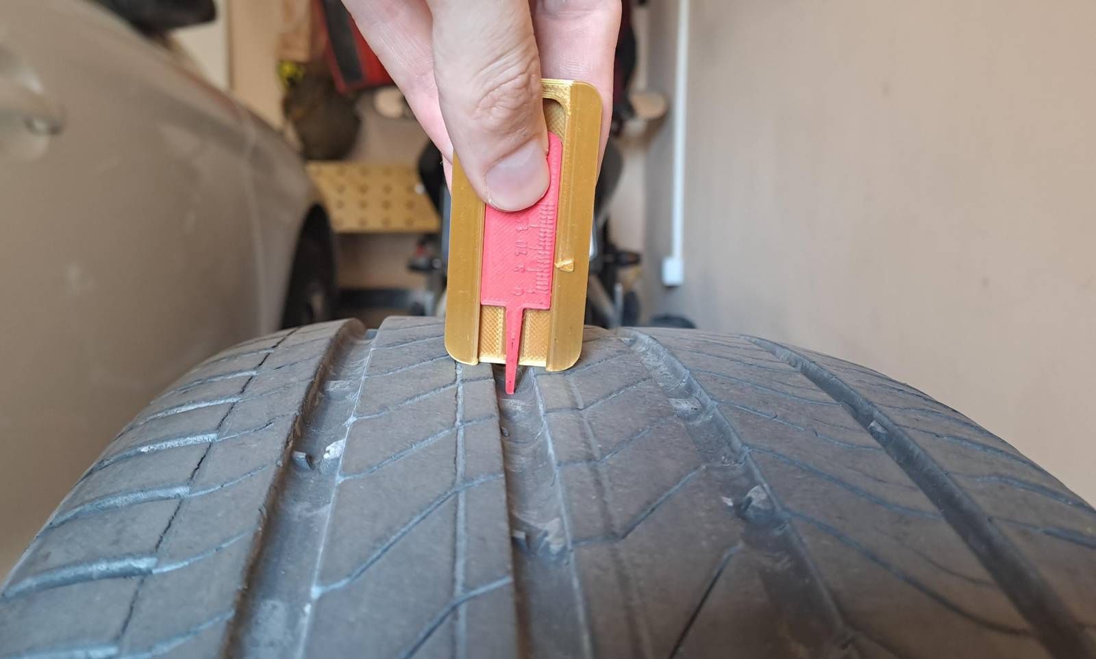 Continental UltraContact 235/60/18 DOT 2022 г.