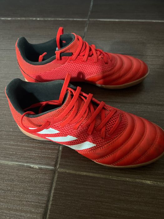 Кроссовки для фудзала