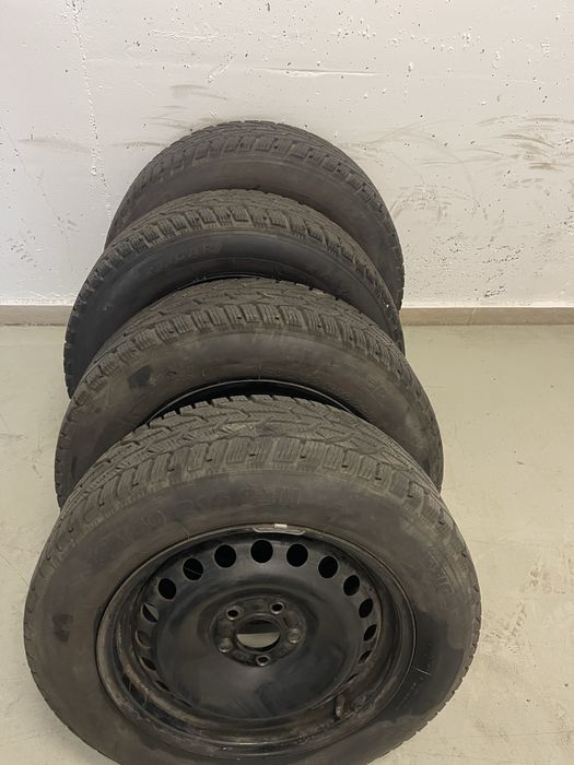 Roti complete anvelope iarna 205 60 16 Ford Focus MK4
