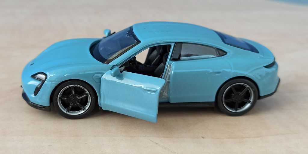 Macheta Porsche Taycan Turbo S 2021 bleu - Welly 1/36