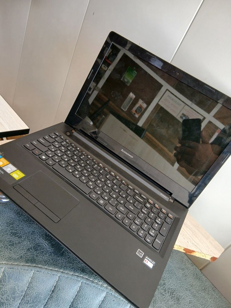 LENOVO noutbok sotiladi