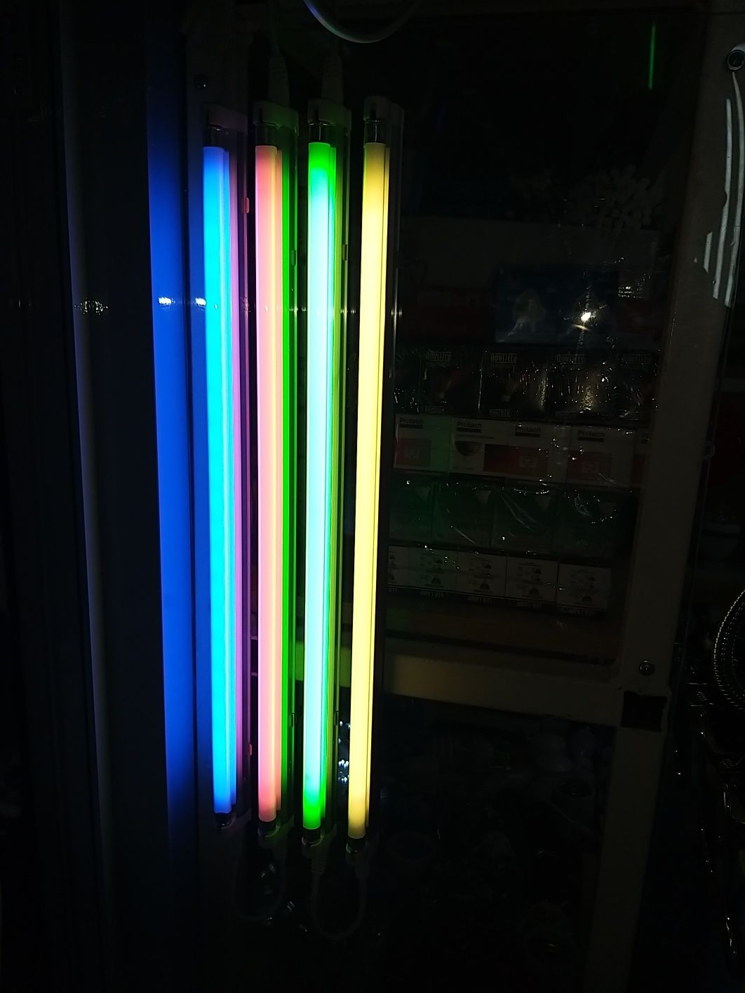 Неоновые светильники(красный, синий, зелёный) т4-6w,8w,12w,16w,20w,22w