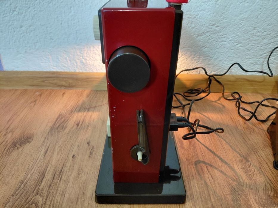 Шевна машина Хускварна