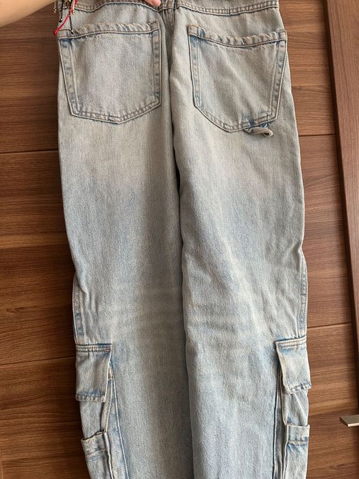 Светли дънки с много джобове Zara