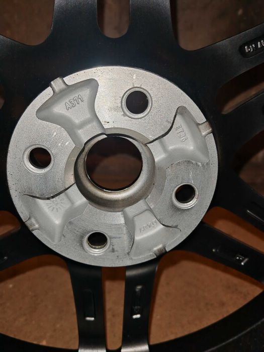 Джанти Abarth с гуми Pirelli 17 инча 4х100