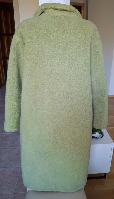 Зелено пухкаво полто