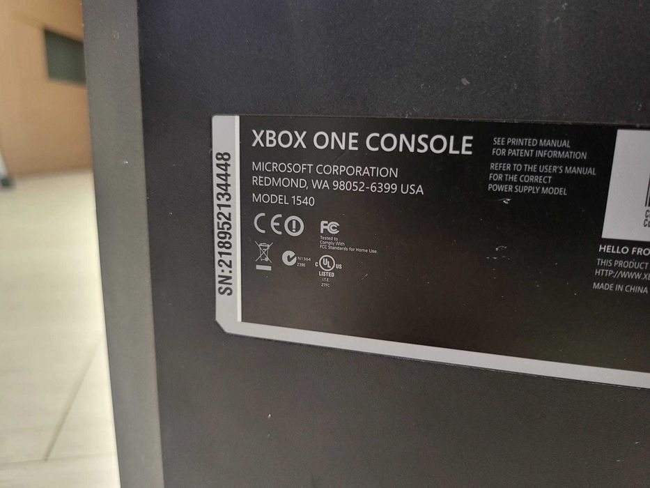 Vand 2 Xbox-uri (ONE si ONE X)