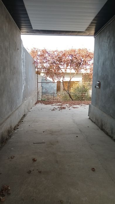 Срочно сотилади Жиззах шахар Олмазор махаллада 4 сотокли ховли уй