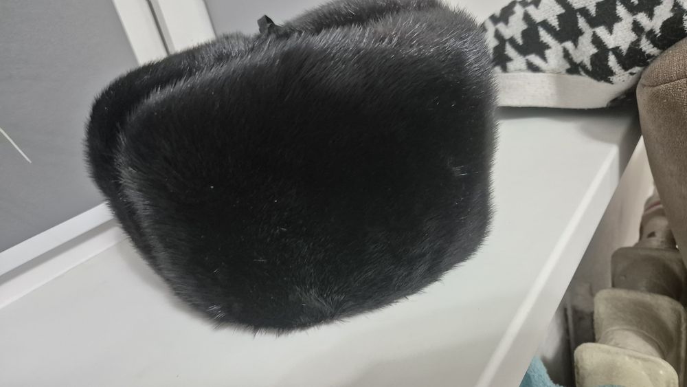 Норковая шапка черная