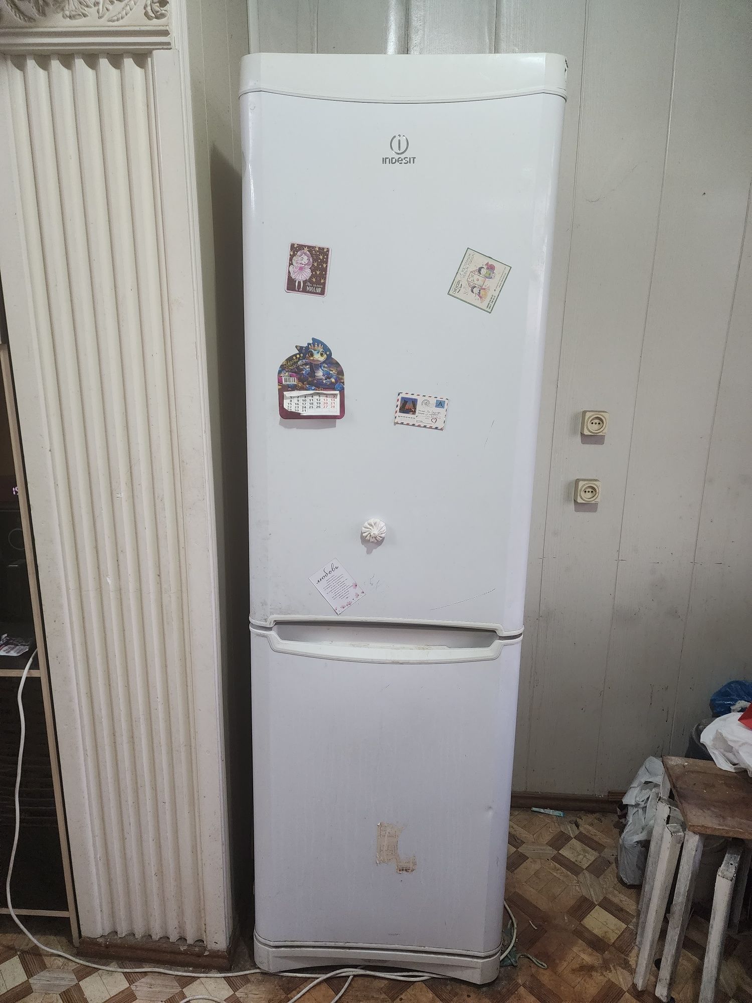 Продам холодильник Indesit