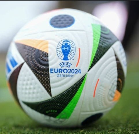 Мяч Евро 2024


---

Adidas Fussballlieb