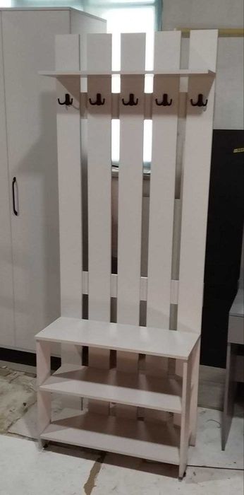 Вешалка напольная, прихожая.