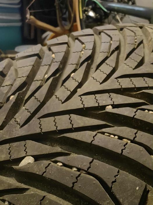 Нови всесезонни гуми 18ки за джип