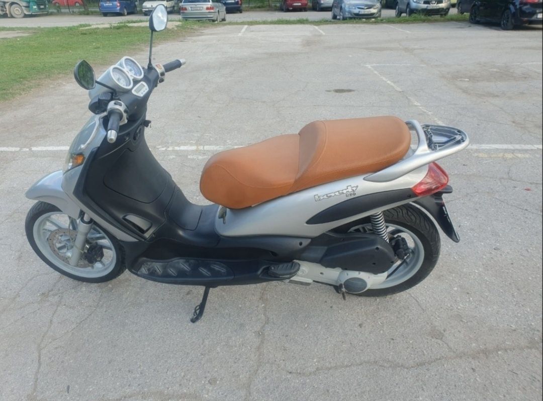 Скутер Piaggio Beverly 200