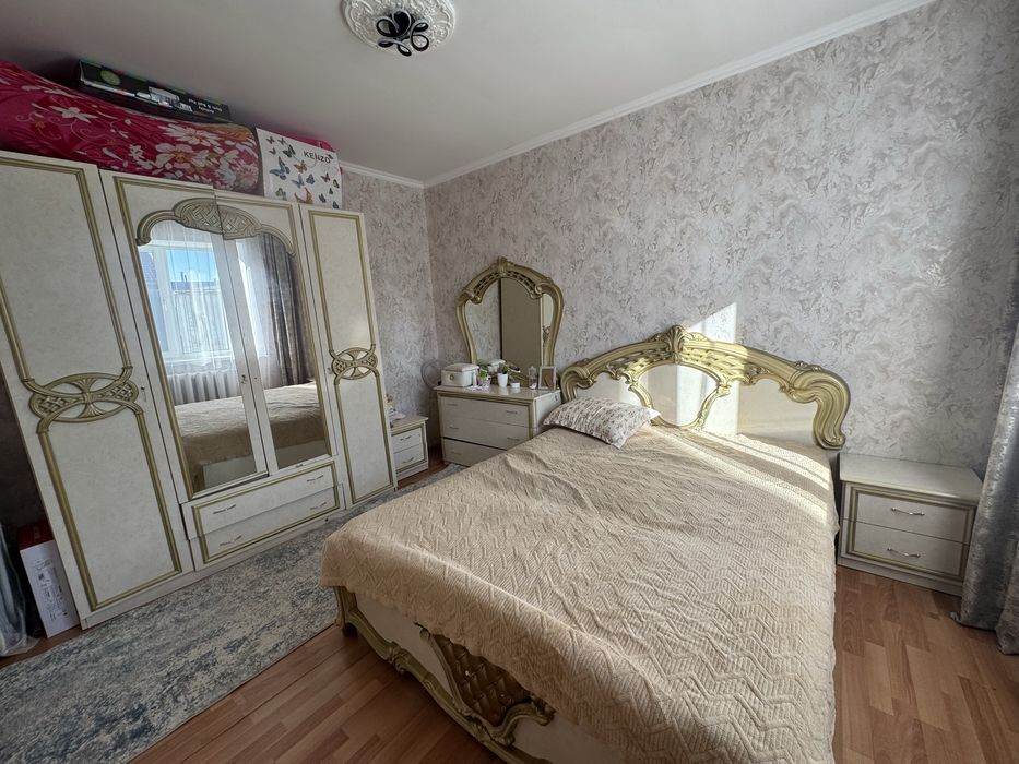 Срочно продам Спальный гарнитур
