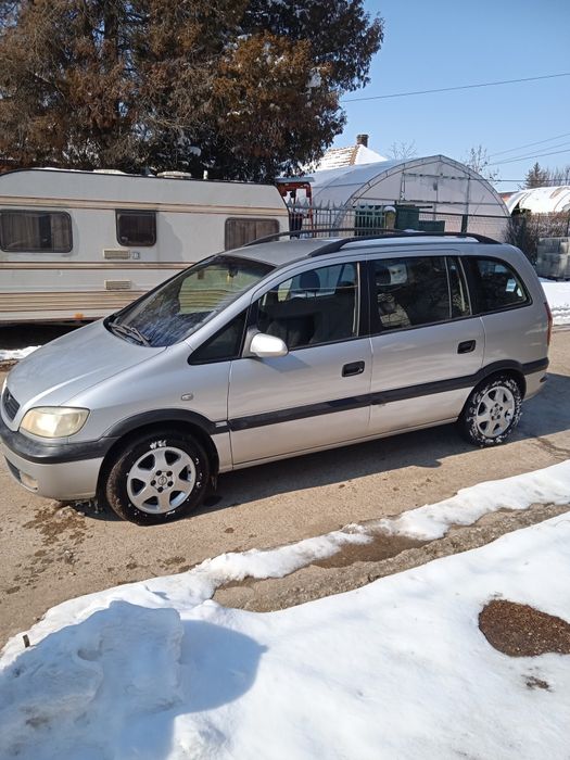 Продавам Опел Зафира 2001 г  20дизел 101кс. На части