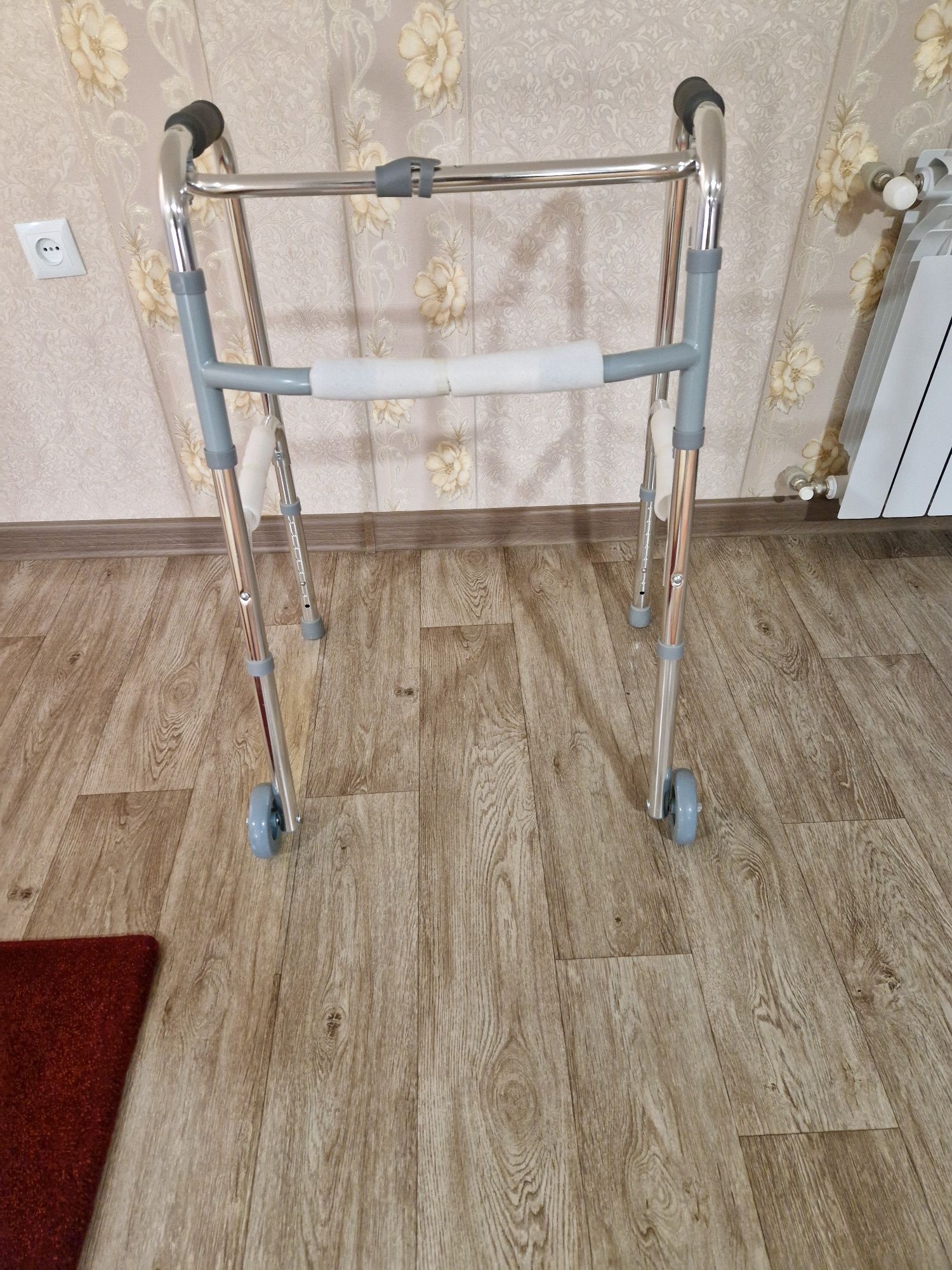 Продам ходонок для инвалидов