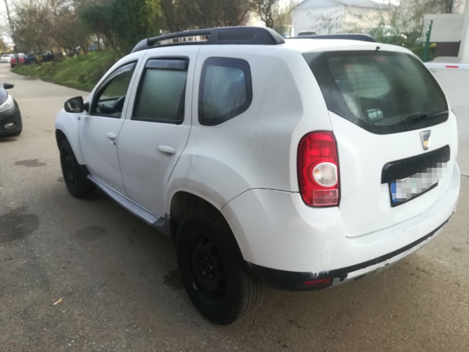 Dacia Duster 4x4, 2012 diesel ușor avariat