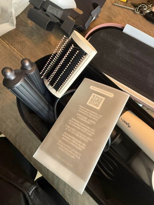 Vând Dyson Airwrap