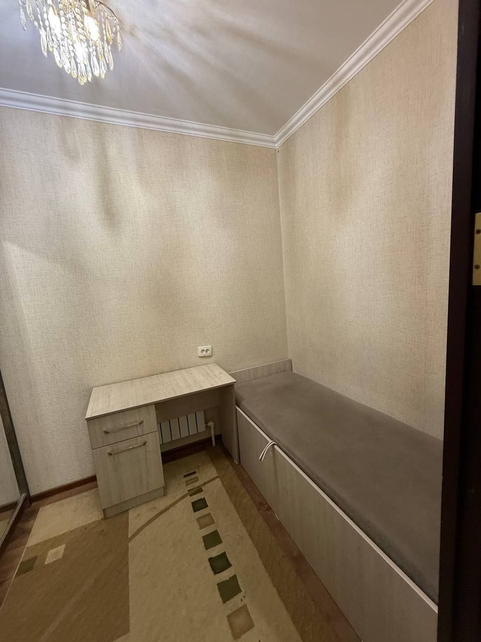 Аренда янги чоштепа метро 1 чи бекат 1×2 хона килинган