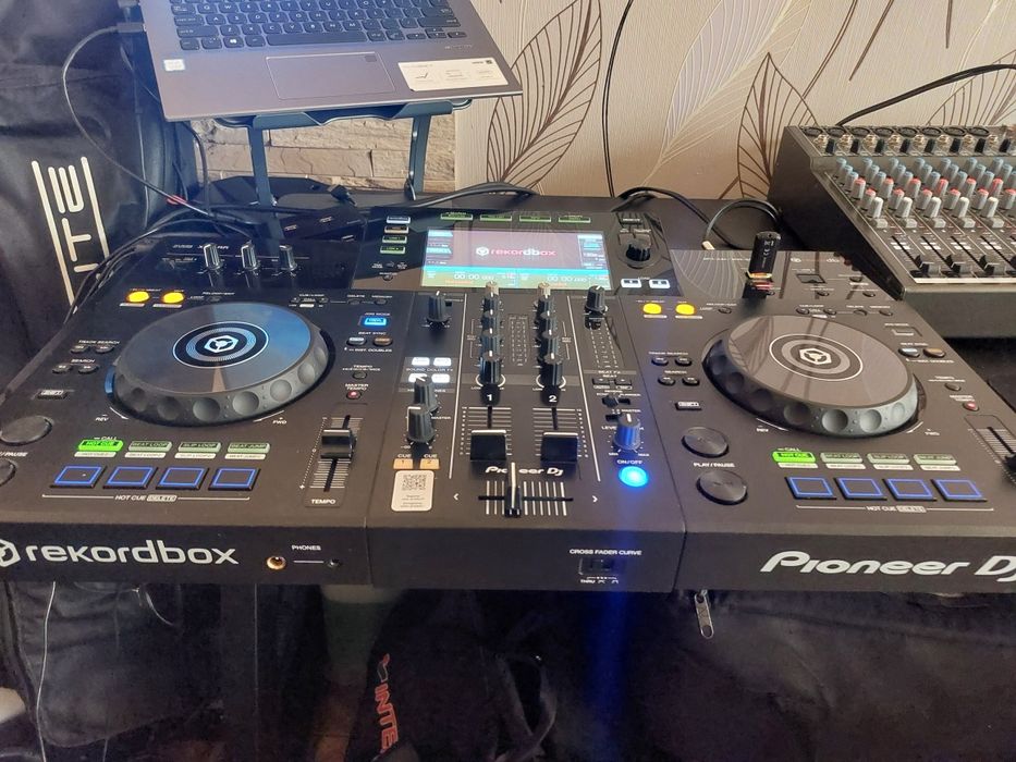 Consola dj XDJ-RR ca Nou