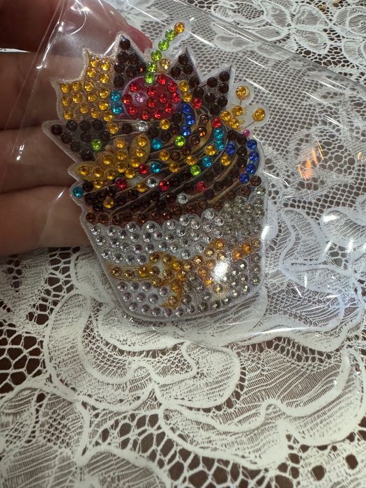 Диамантени: ключодържатели, магнити и календар