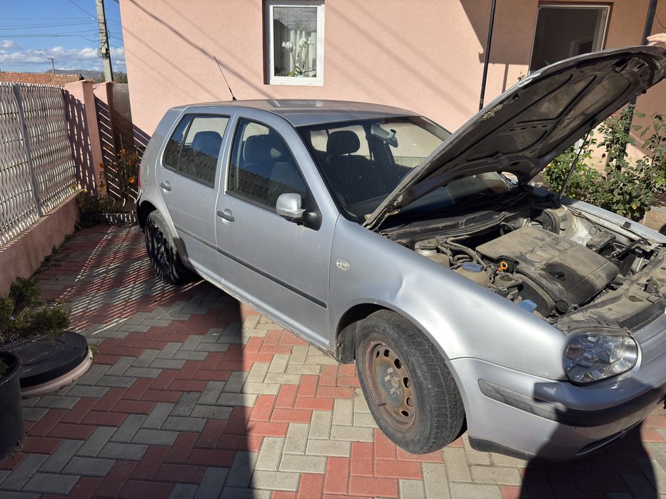 Golf 4 1.6  pentru dezmembrari
