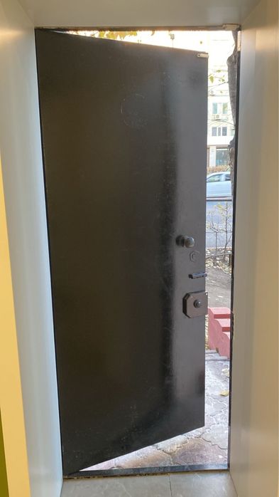 Продам дверь