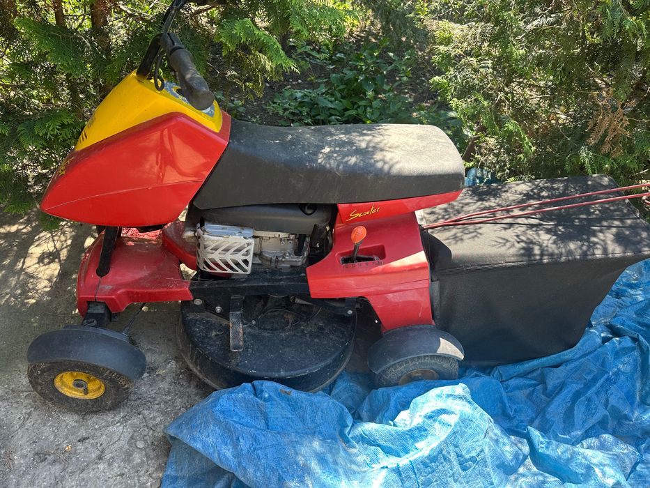 Tractoras gazon cutie 3+1 viteze  stare perfectă import Germania