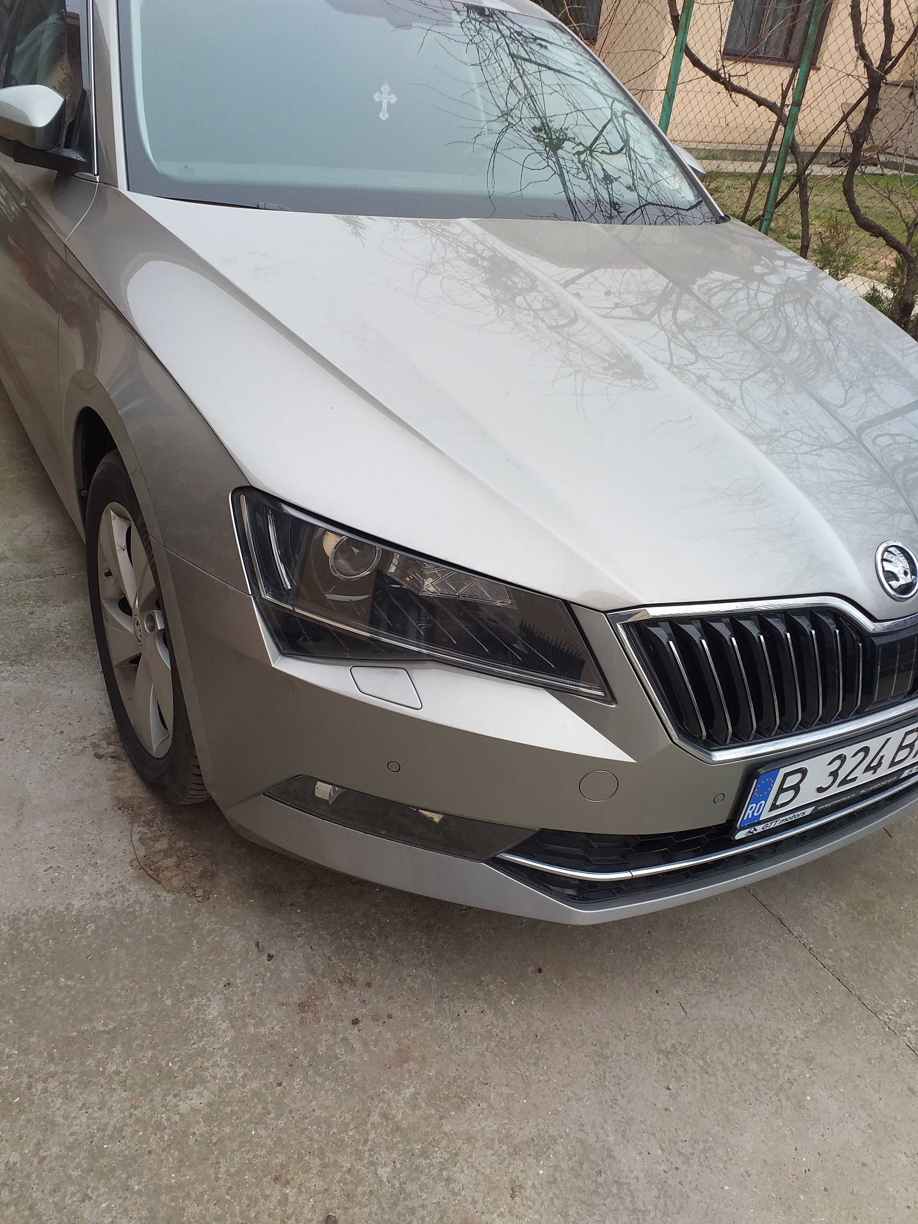 masina skoda superb