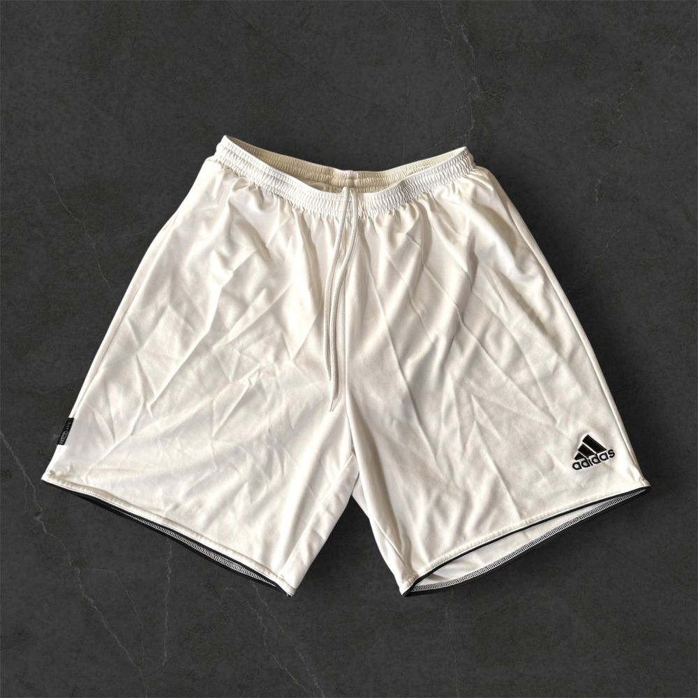 Pantaloni scurti Adidas marimea L