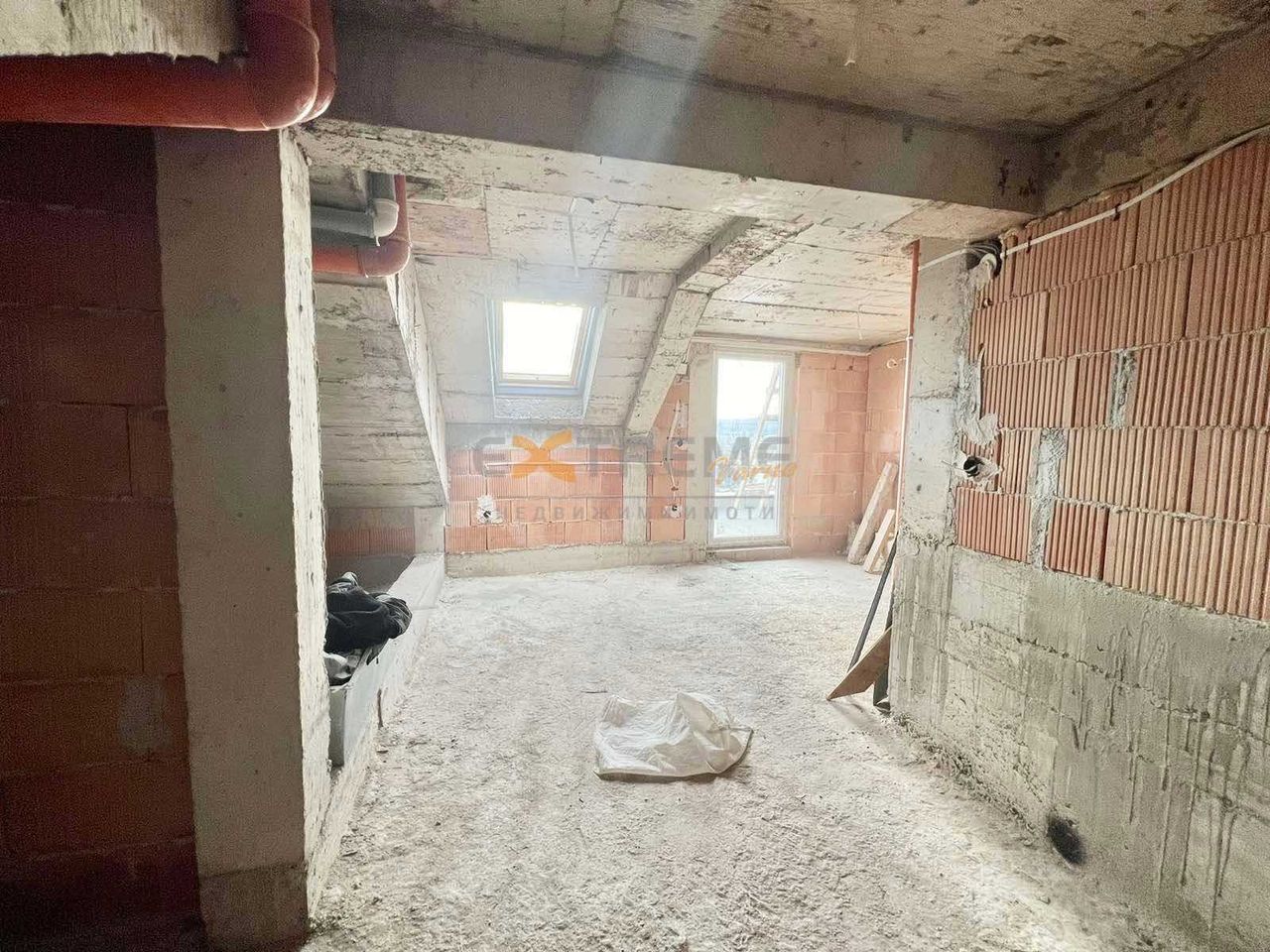 Продава се Тристаен апартамент в Варна, Погреби - 124 кв.м за 1500 €/кв.м - Снимка #10