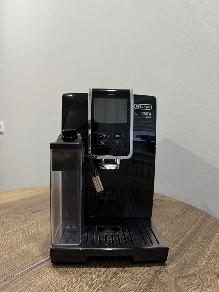 Кофемашина delonghi dinamica plus