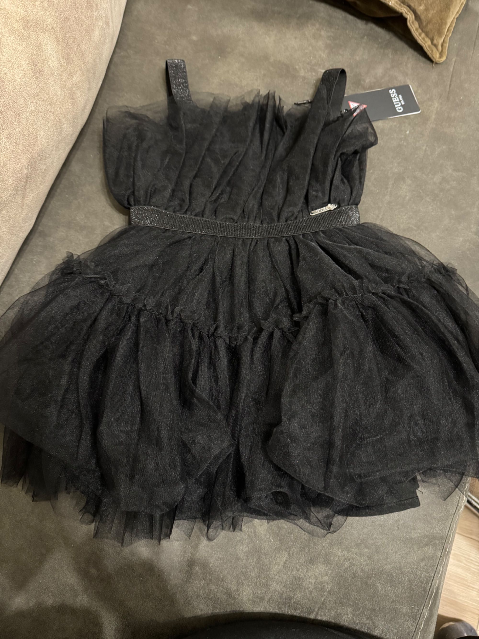 Детска рокля Guess
в черно
