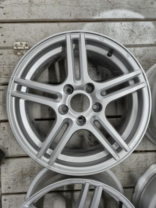 Продам диски литьё на 16