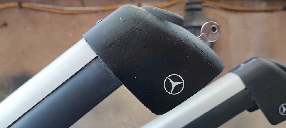 Оригинални стойки за ски  на Марцедес