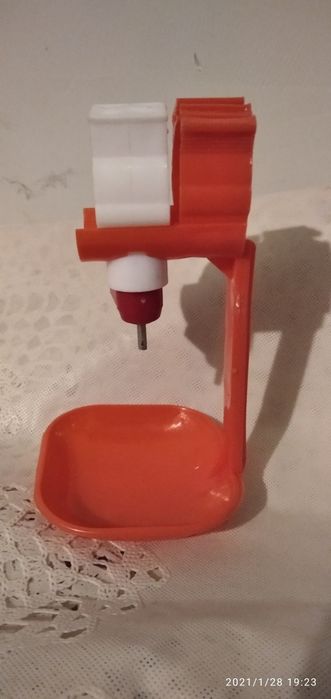 Поилкы для кур и перепленкы