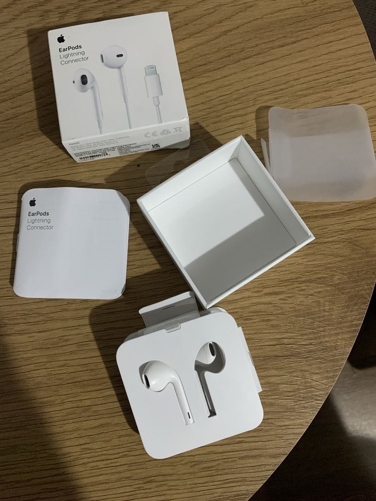 Vand casti airpods cu fir