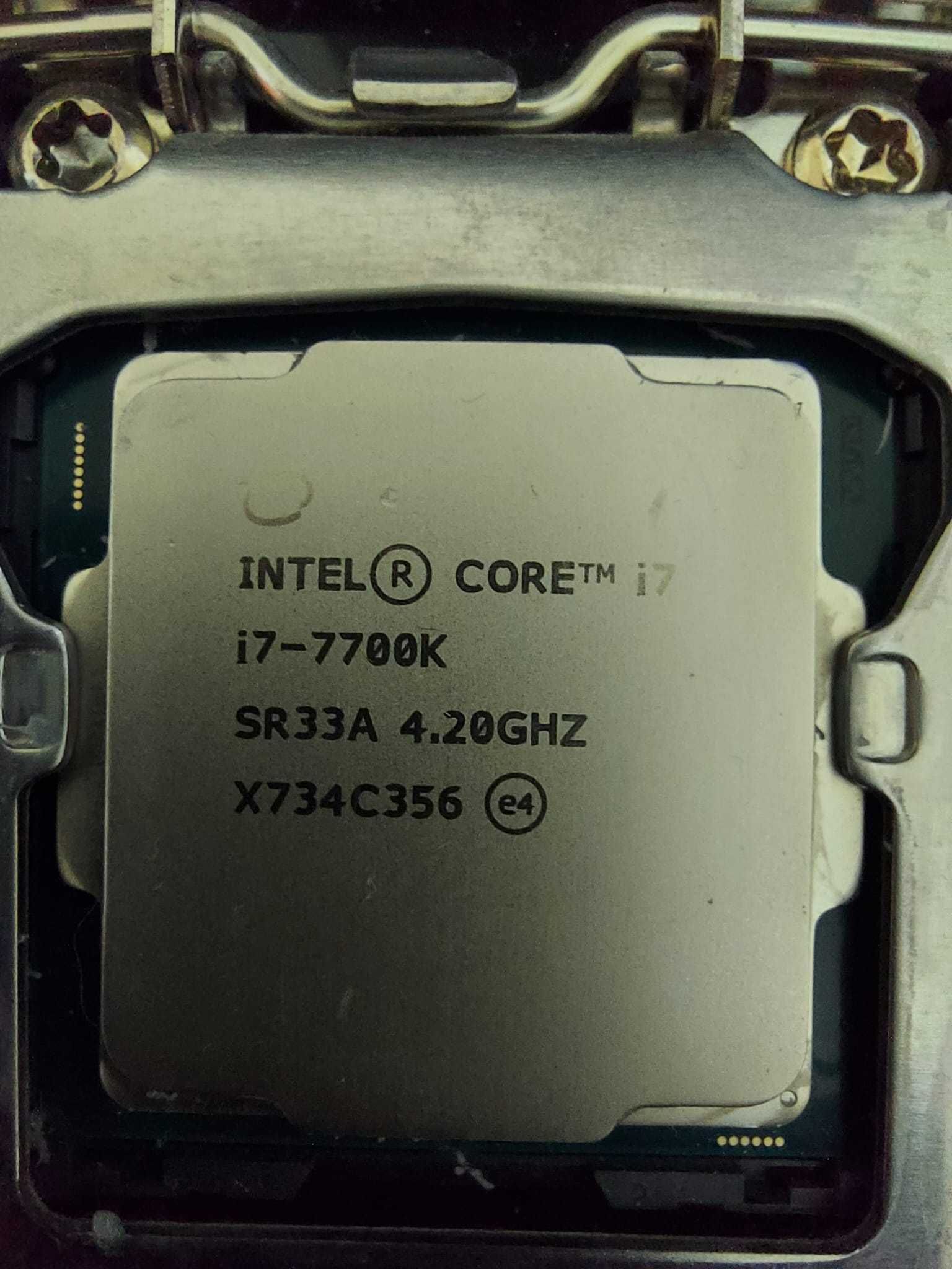Procesor i7 7700K + MOBO GIGABYTE B150-HD3 + RAM 16 gb DDR4 2133mhz