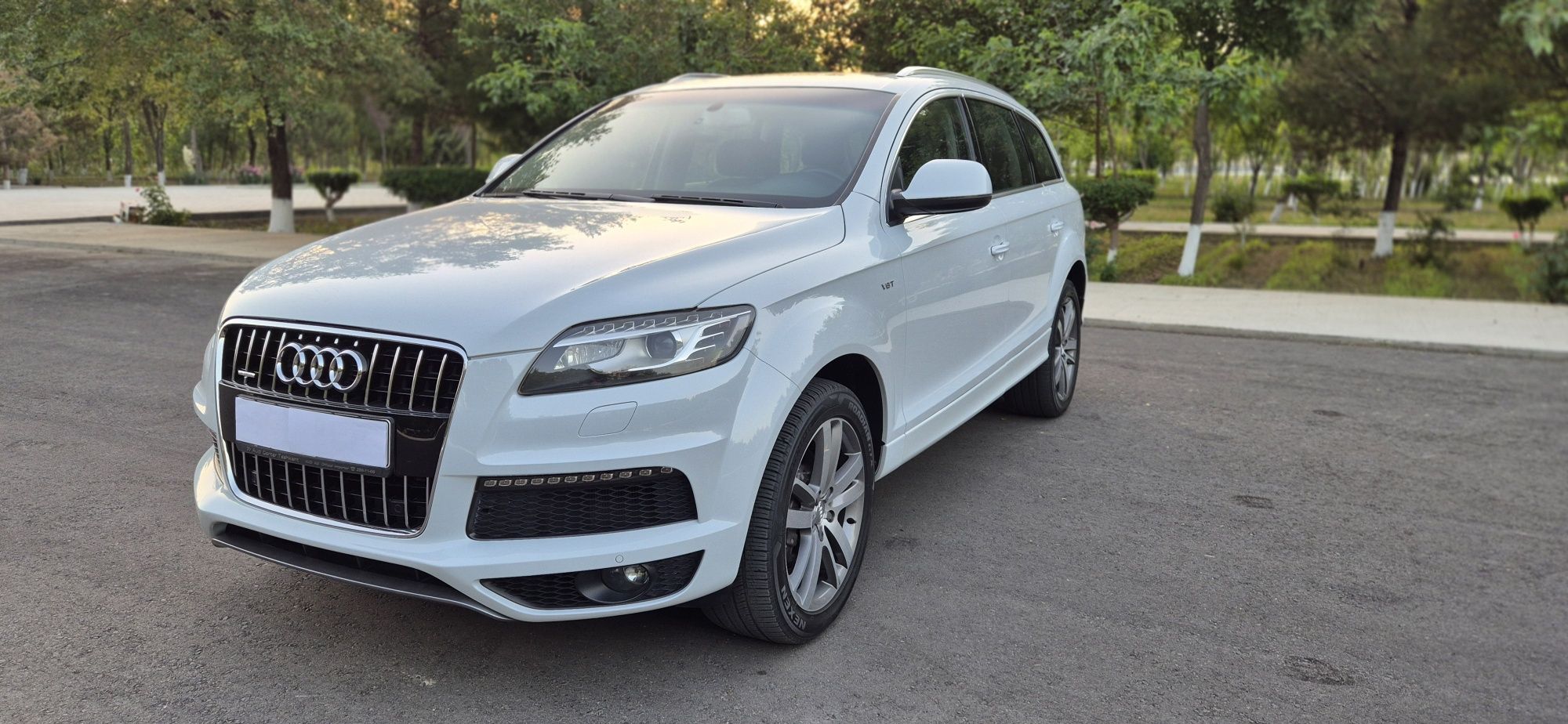 Продаётся Audi Q7 TFSI quattro в идеальном состоянии