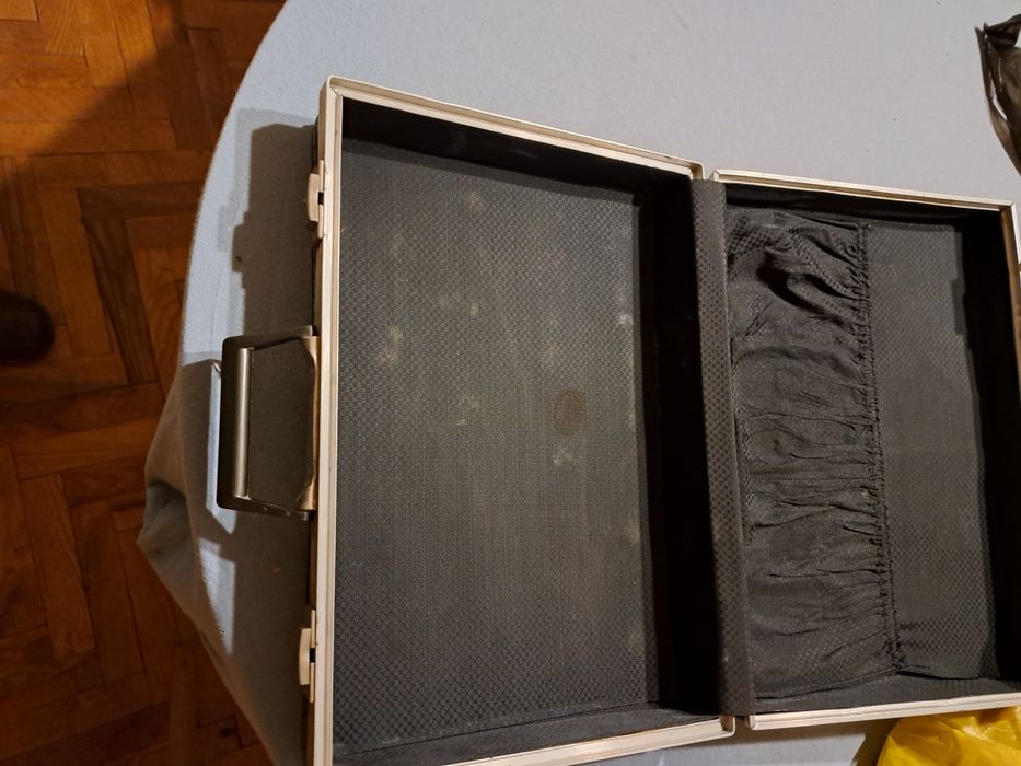 2 дипломатически куфарчета