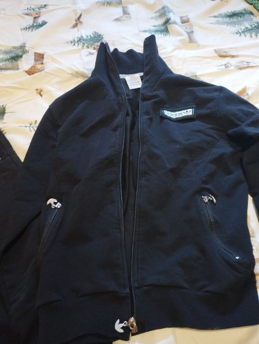 Екип на Адидас М