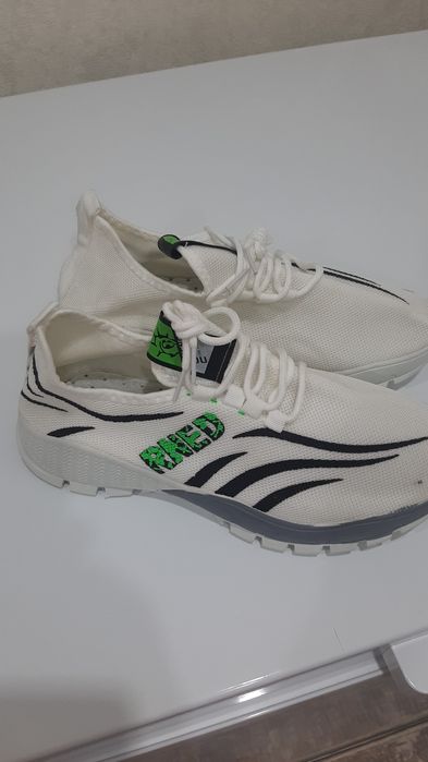 Продаю мужской кросовки