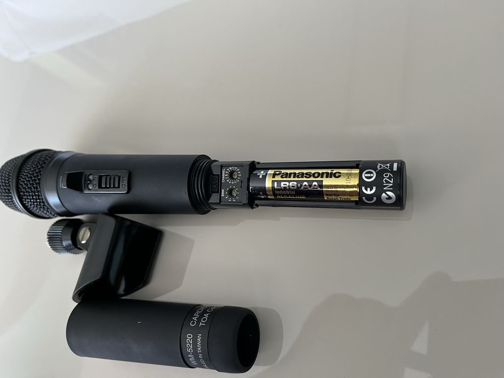 TOA WM-5220 UHF Wireless ръчен безжичен микрофон