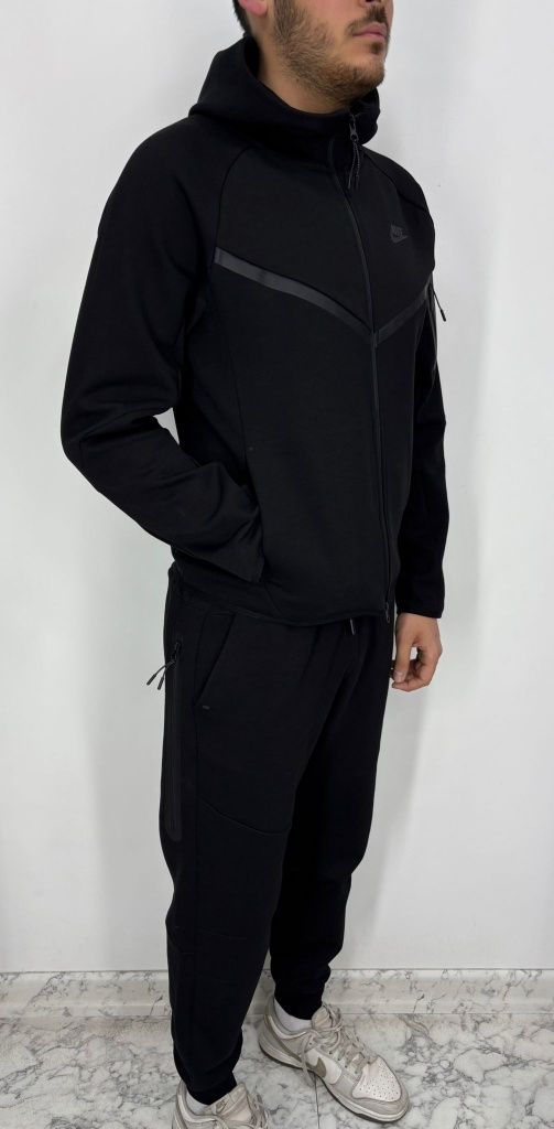Trening Nike tech