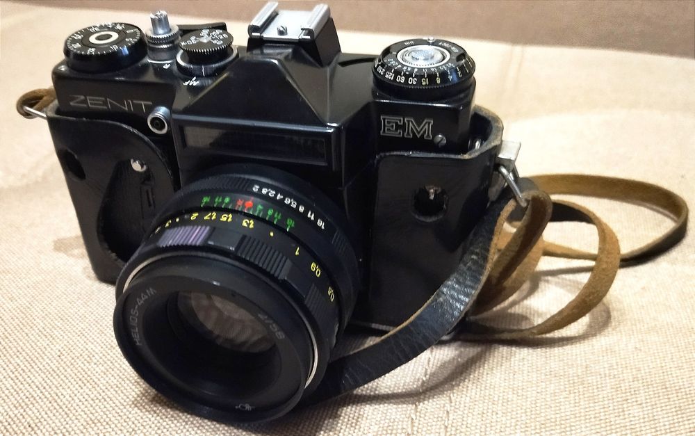 Продам фотоаппарат Зенит - ЕМ