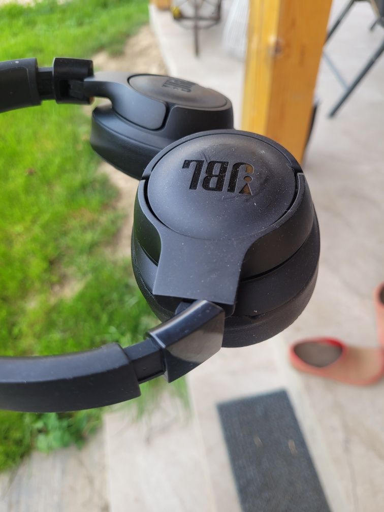 Casti JBL tune 710