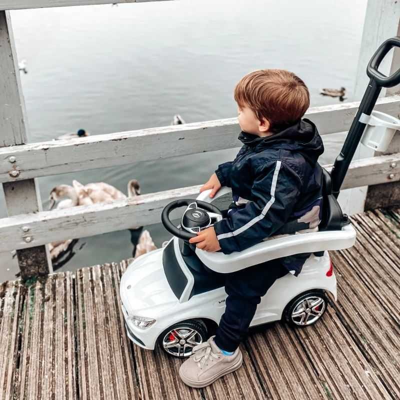 Masina Mercedes AMG C63 pentru copii cu maner ,protectii laterale, alb